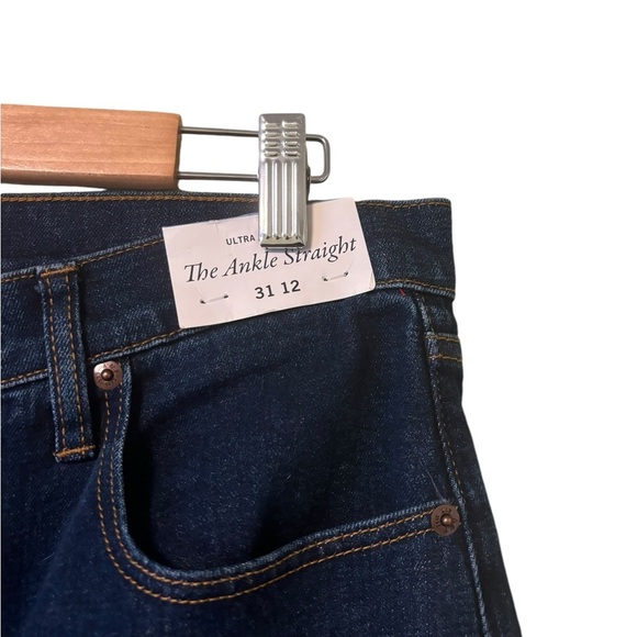 NWT Abercrombie & Fitch Ankle Straight Ultra High Rise Denim Jeans- Size 30/12 - Picture 4 of 6